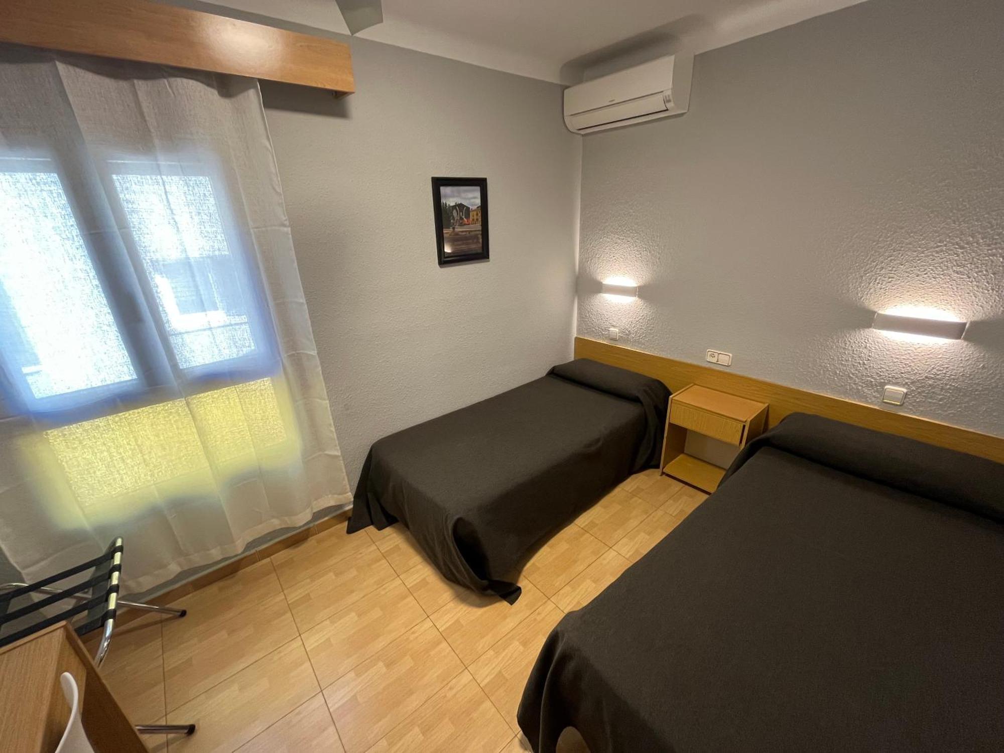 Hostal Tarrés Anglés Habitación foto