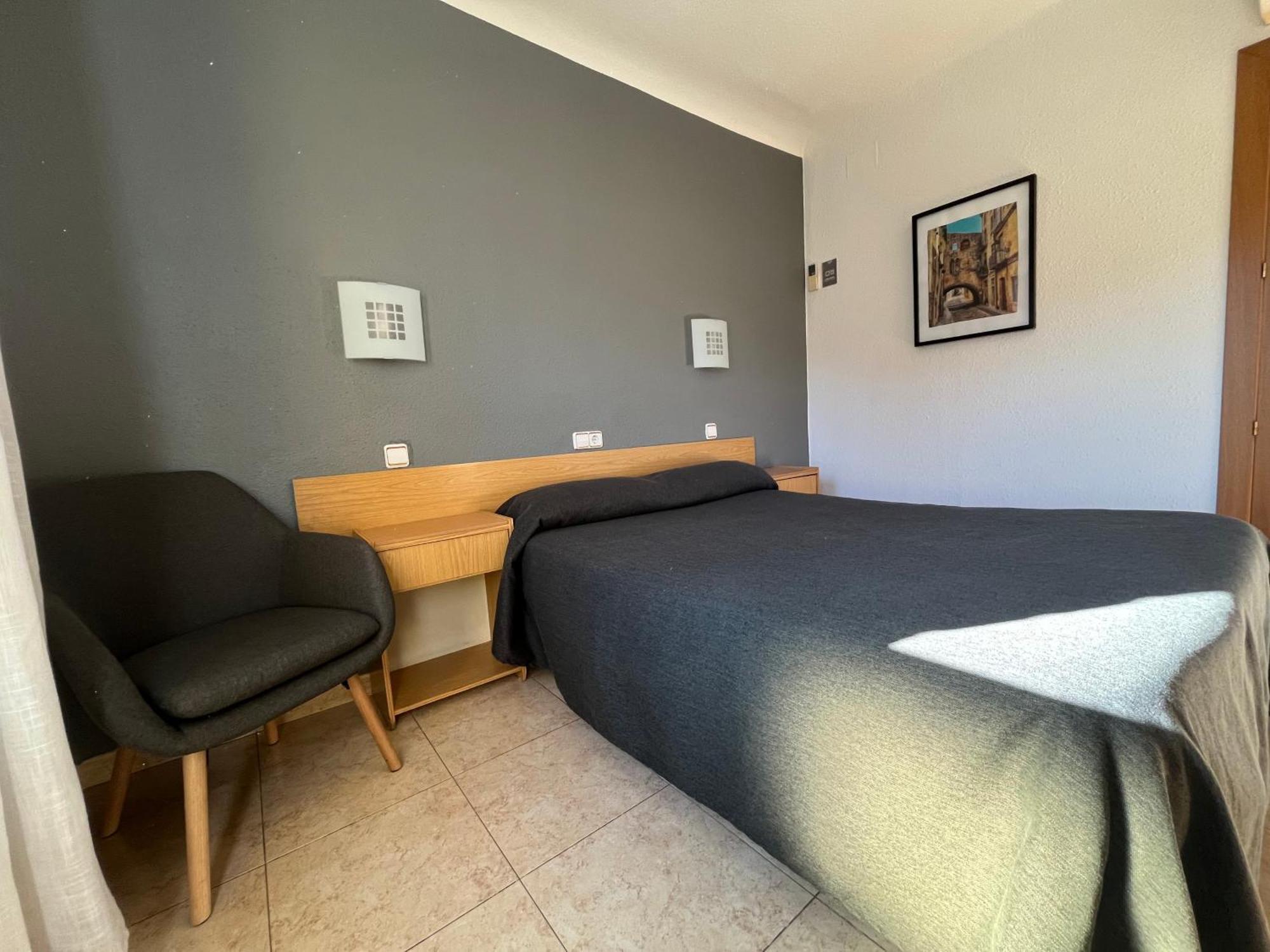 Hostal Tarrés Anglés Habitación foto