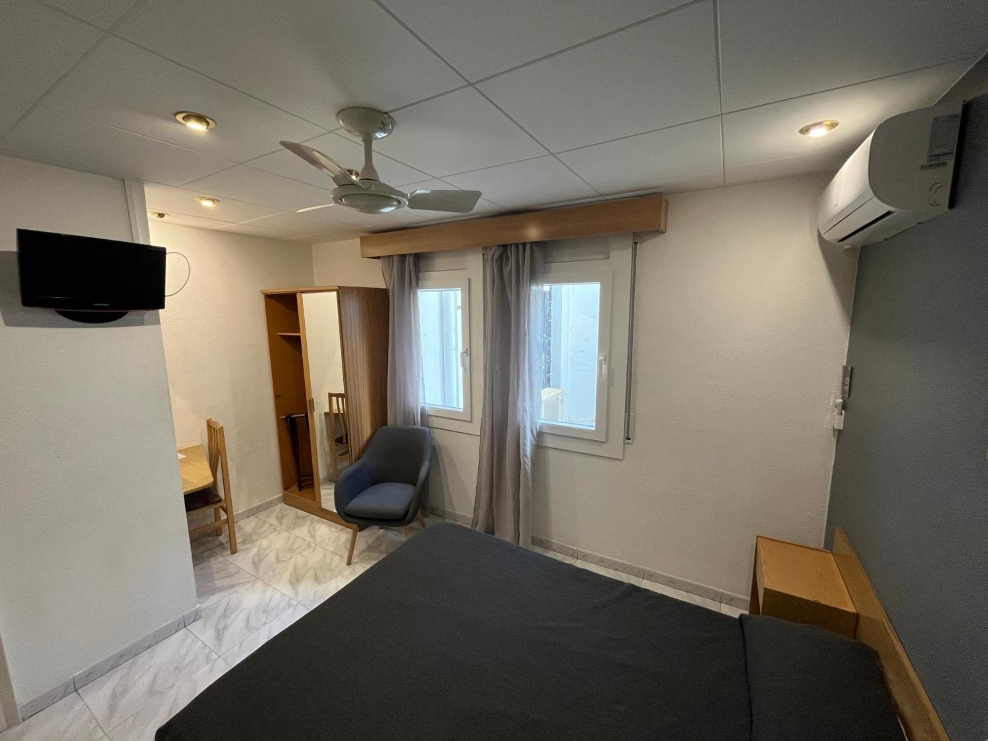 Hostal Tarrés Anglés Habitación foto